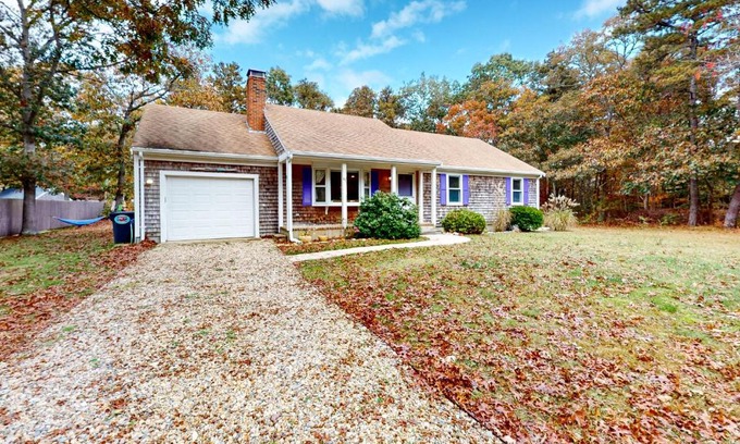 Brewster House | The Blue Whale Cottage