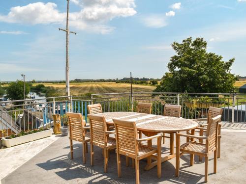 Upstreet House | The Boat House