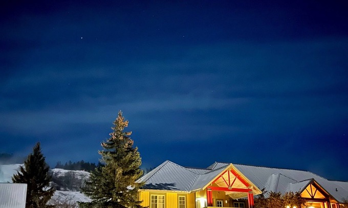 Calabogie Condo | The Bogie Basecamp (Ski-in/out)