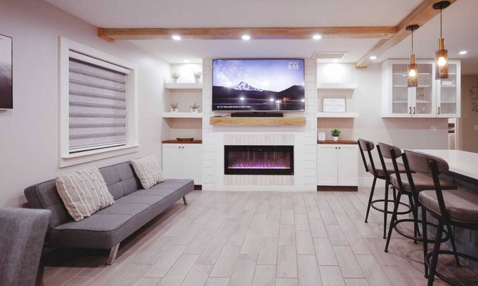 Lehi House | THE BONANZA 🏡♥️ Fully renovated Beautiful house in mesa with a casita Sleeps 10