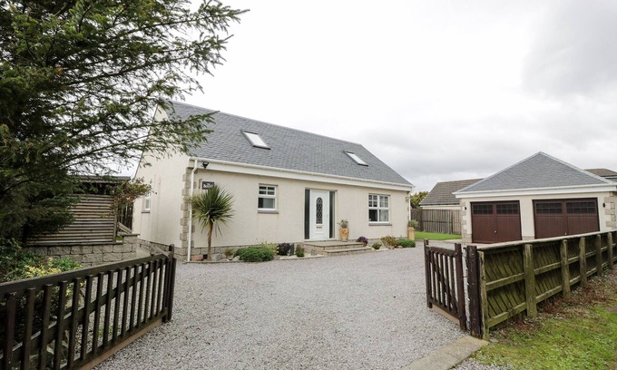 Southerness Cottage | THE BOTHY, family friendly, country holiday cottage in Southerness
