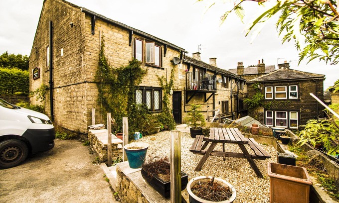 Ripponden Apartment | The Butchers Arms