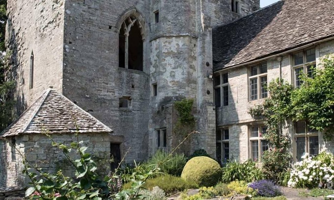 Beverston Other | The Butlers Bungalow - Beverston Castle Cotswolds