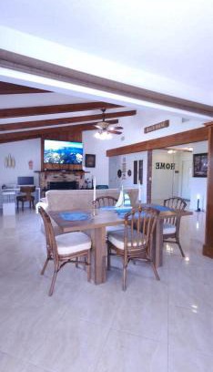 Paseo House | The Cabin of Wishes, a 2 Bedroom House in Jupiter