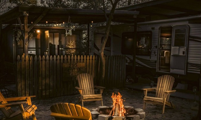 Flint House | The Canaina in Tyler