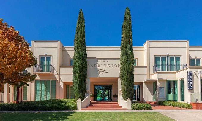 Shepparton South Hotel | The Carrington Hotel