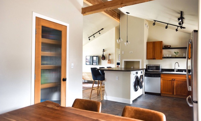 Anchorage Cottage | The Cedar Cottage