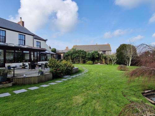 Redruth Ski Chalet | The Cedars