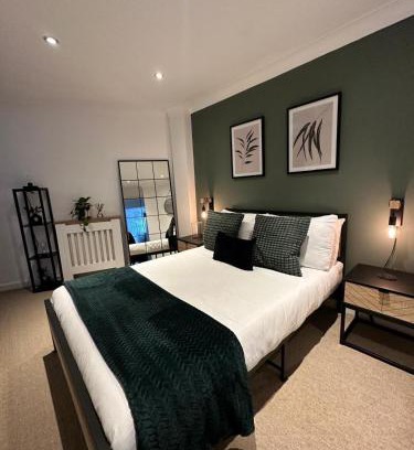 Canton Apartment | The Central Nook - Contactors and Holidaymakers