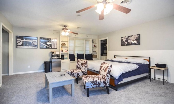 Lubbock Condo | The Central Suite - Huge Bedroom - Private Bath