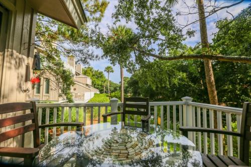 Isle of Palms House | The Charburgh Yacht Club