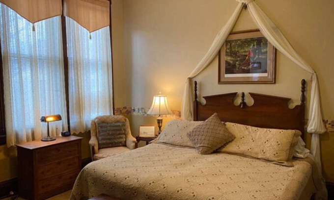 Maysville Apartment | THE CIVIL WAR ROOM -