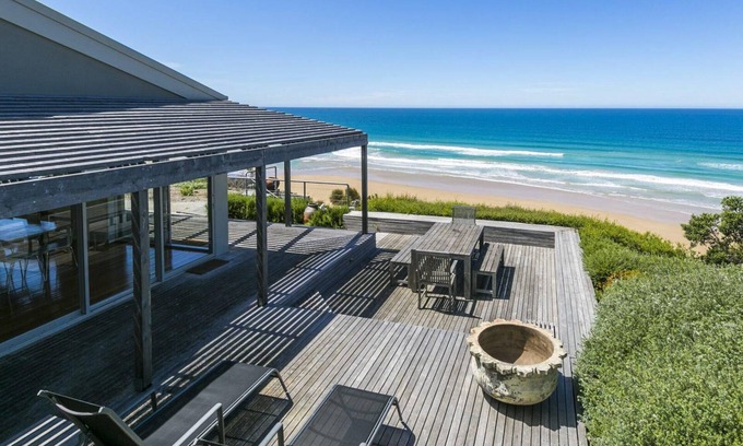Fairhaven House | The Cliff's Edge - On the Edge at Fairhaven & Very Big Views & WIFI