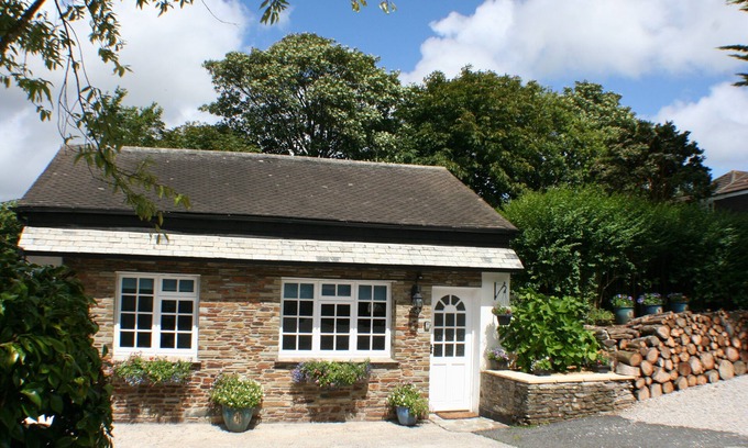 Mawnan Smith House | The Coach House at Carwinion Vean - close to village, beaches and great gardens.