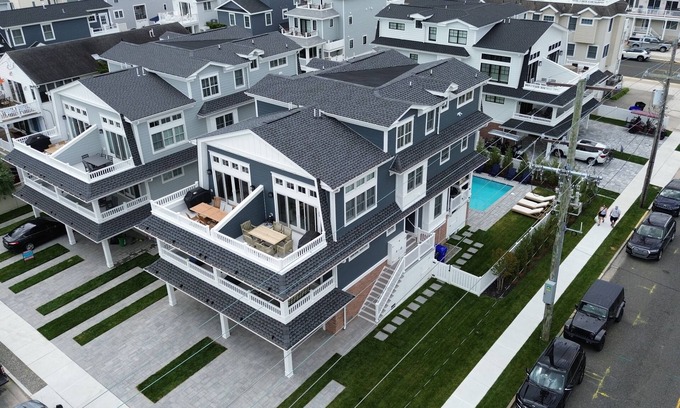 Avalon House | The Coastal Cove - Heart of Avalon - Walking distance to the beach!