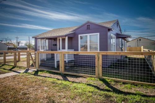 Bay Area House | The Coastal Nest Relax & Unwind in Style
