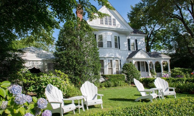 Edgartown Hotel | The Coco, The Edgartown Collection