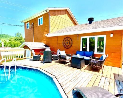 Val-des-Bois House | The Corner Lakehouse - pool facing the lake