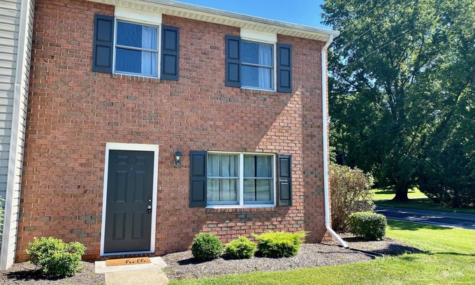 Wayne Heights House | The Corner on Welty, Townhouse in Waynesboro
