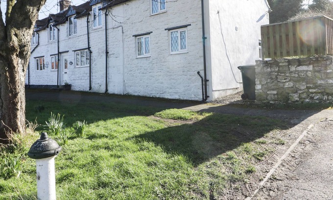 Staxton Cottage | THE COTTAGE, family friendly, character holiday cottage in Staxton