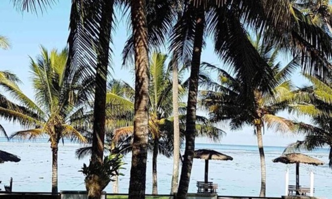 Sunset Strip Hotel | The Crow's Nest Resort