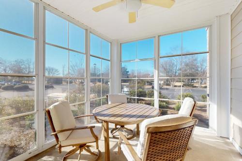 Calabash Apartment | The Crow's Nest