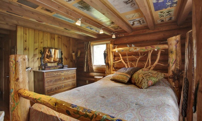 Calgary Cabin | The Deer House - A character cabin in the woods! (plus all the modernities)