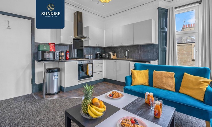 Dundee Apartment | The Dens - 3 Rooms, 4 Beds.