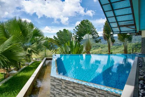 Kuala Teriang Villa | The Diamond Villa, Pool & Jacuzzi with Panoramic Views