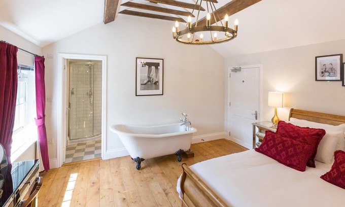 Netheravon Hotel | The Dog and Gun
