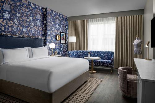 Downtown Calgary Hotel | The Dorian, Autograph Collection