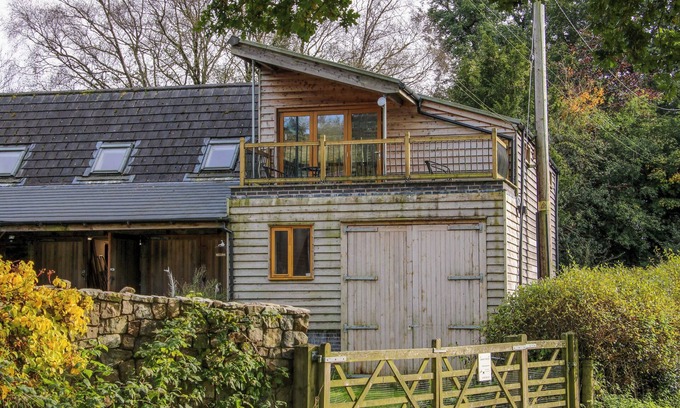 Pontesbury Cottage | THE DUCKHOUSE, pet friendly, with open fire in Stiperstones