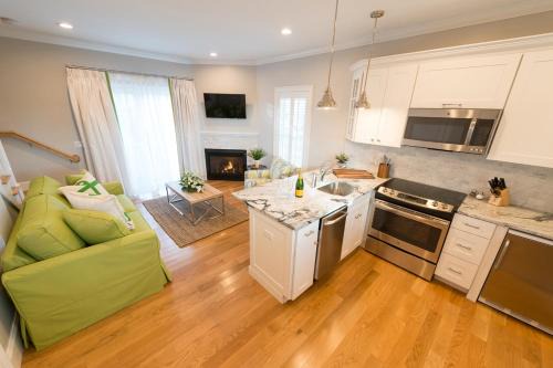 Middletown Resort | The East Island Reserve Hotel