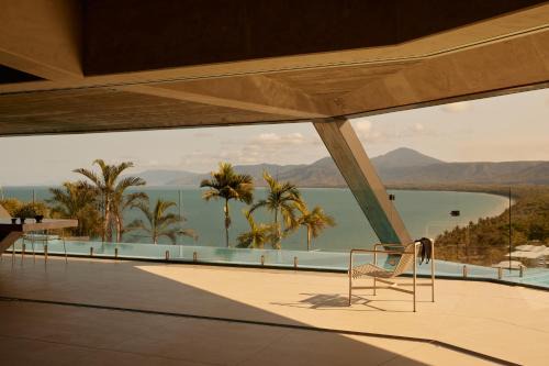 Port Douglas Villa | 'The Edge' Unique Luxury Experience