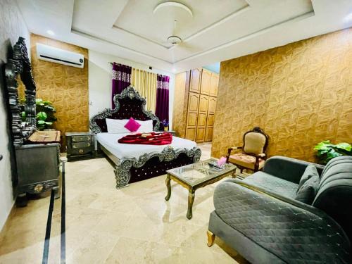 G-9 Sector Bed & Breakfast | The Excel Lodge