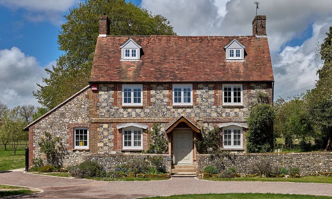 Chichester House | The Farmhouse, Seabeach Farm