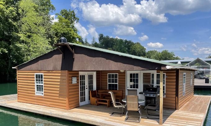 Big Creek House | The Floating Log - Log Cabin inspired Floating Home