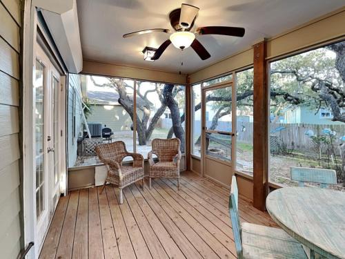 Fulton House | The Floundering Pearl - Sun Harbor Cottage 12