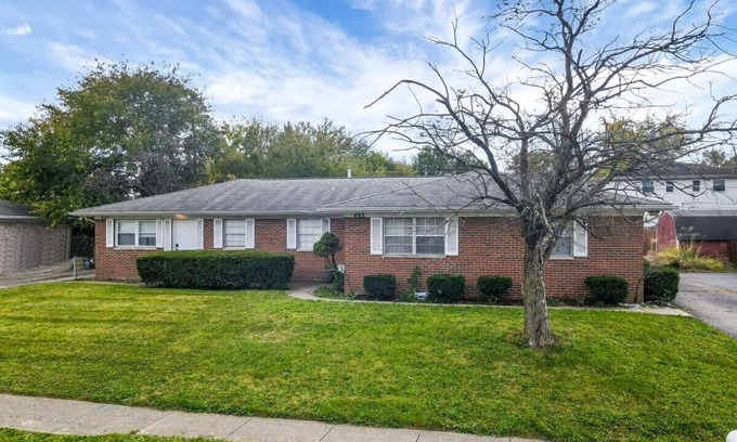 Gahanna Apartment | The Gahanna Ranch - 3 BR - Airport