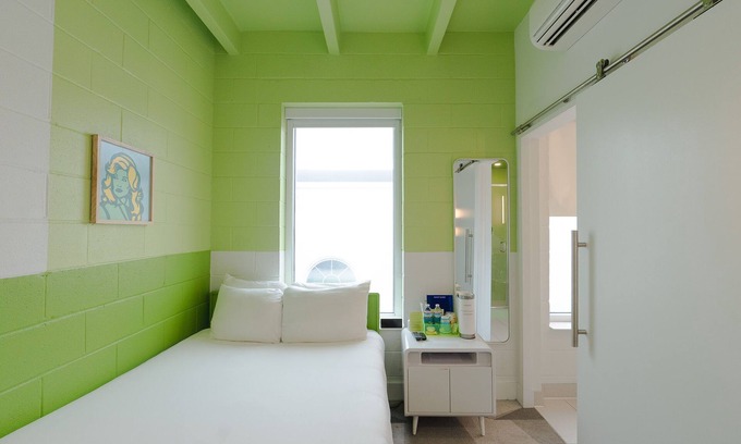 East Hill Hotel | The Gallatin Cozy Full 318, 3 miles 2 Broadway