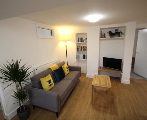 Liverton Apartment | The Garden Apartment
