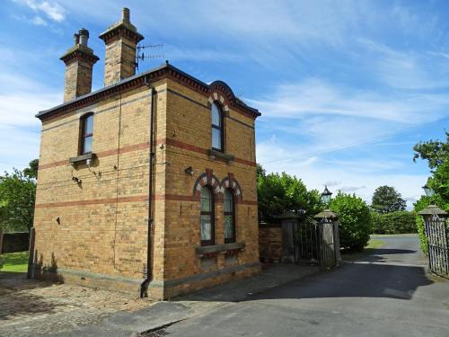 Cayton House | The Gatehouse - Uk2482