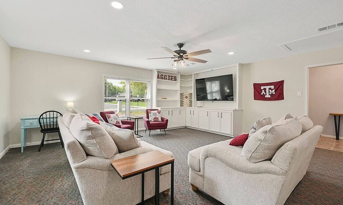 Camelot Apartment | The Gathering Place ~ Aggieland Vacation Rentals
