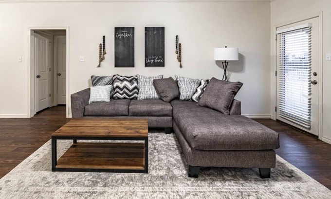 North by Northwest House | The Getaway - 4BR/2BA - Sleeps 9