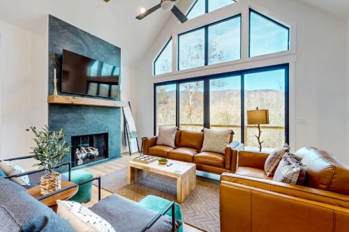 Sautee Nacoochee House | The Gilded Owl