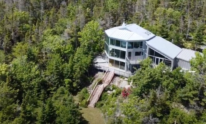 Halifax County House | The Glass House - Inspiration on the Ocean