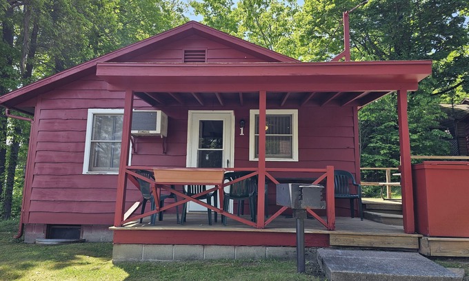 Lake George Cabin | The Gold Eagle Cottage 1