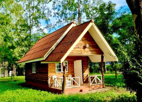Suan Phueng Resort | The Golden View Resort สวนผึ้ง