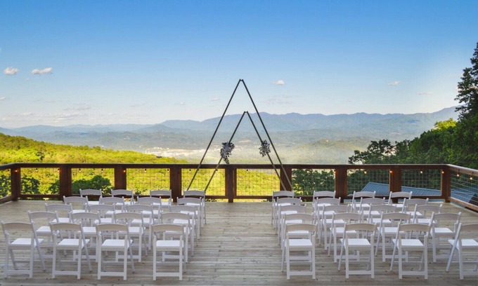 Sevierville Cabin | The Grand Haven — Weddings & Mountain Views