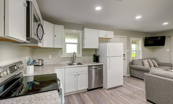 Bayside House | The Great Escape! Private pool! Private hot tub! Pier! Right on Copano Bay!